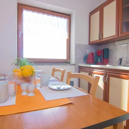 Kalinic 홈스테이 니바이스