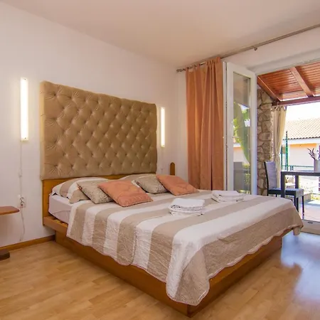 Kalinic Quarto em Acomodações Particulares Njivice
