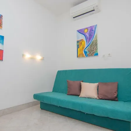 Kalinic Δωμάτια σε οικογενειακή κατοικία Njivice